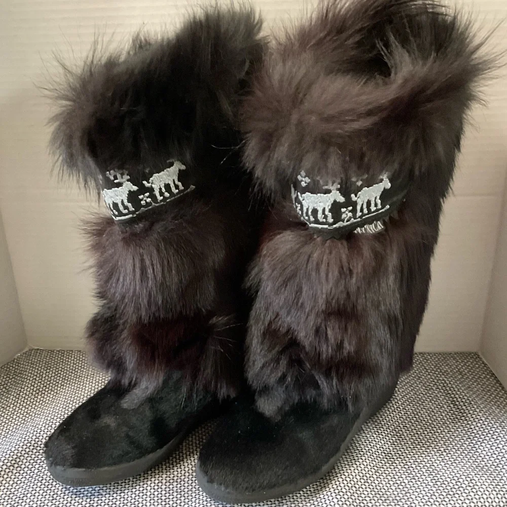 TEMARICA ITALIAN BLACK FUR SKI BOOTS WITH‎ EMBROIDERED REINDEER 37Italy/6.5 US